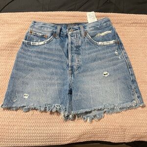 High rise shorts Size:00/24 Material: Denim